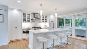 Microwave, oven, stovetop, coffee/tea maker