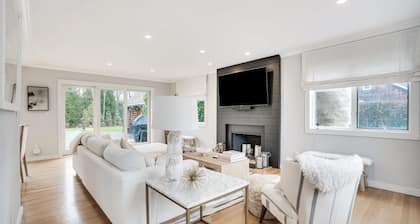 Classic Shingled Cape in Quogue, Private Pool, Expansive Deck, Prime...