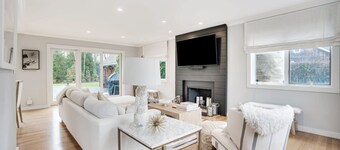 Classic Shingled Cape in Quogue, Private Pool, Expansive Deck, Prime...