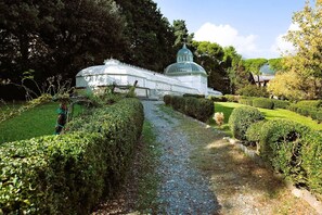 Property grounds - Casa Ester - Two Bedroom Apartment, Sleeps 4 (Arenzano)