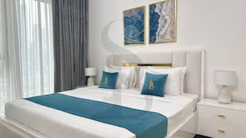 Deluxe Apartment, Balcony, City View | Langsir/tirai gelap terus, seterika/papan seterika, Wi-fi percuma