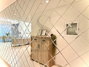 Interior - Burj Khalifa View Opposite to Dubai Mall (Dubai)