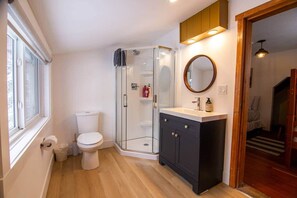 Shower, soap, shampoo, toilet paper