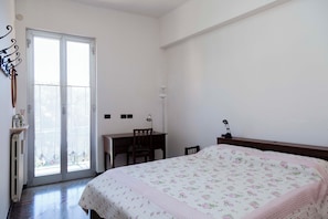 2 bedrooms, iron/ironing board, free WiFi, bed sheets - Casa Europa - One Bedroom Apartment, Sleeps 4 (Arenzano)