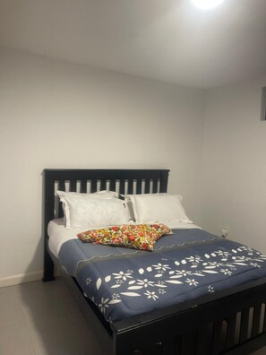 Iron/ironing board, free WiFi - Bauhinia 21 Apartments - Entebbe (Entebbe)
