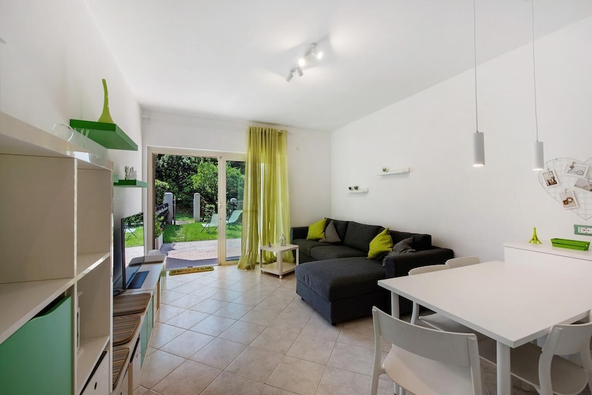 Green House - One Bedroom Apartment, Sleeps 4 - Arenzano