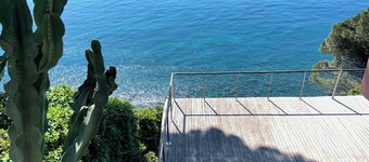 L'Ile d'Azur - Three Bedroom Villa, Sleeps 6