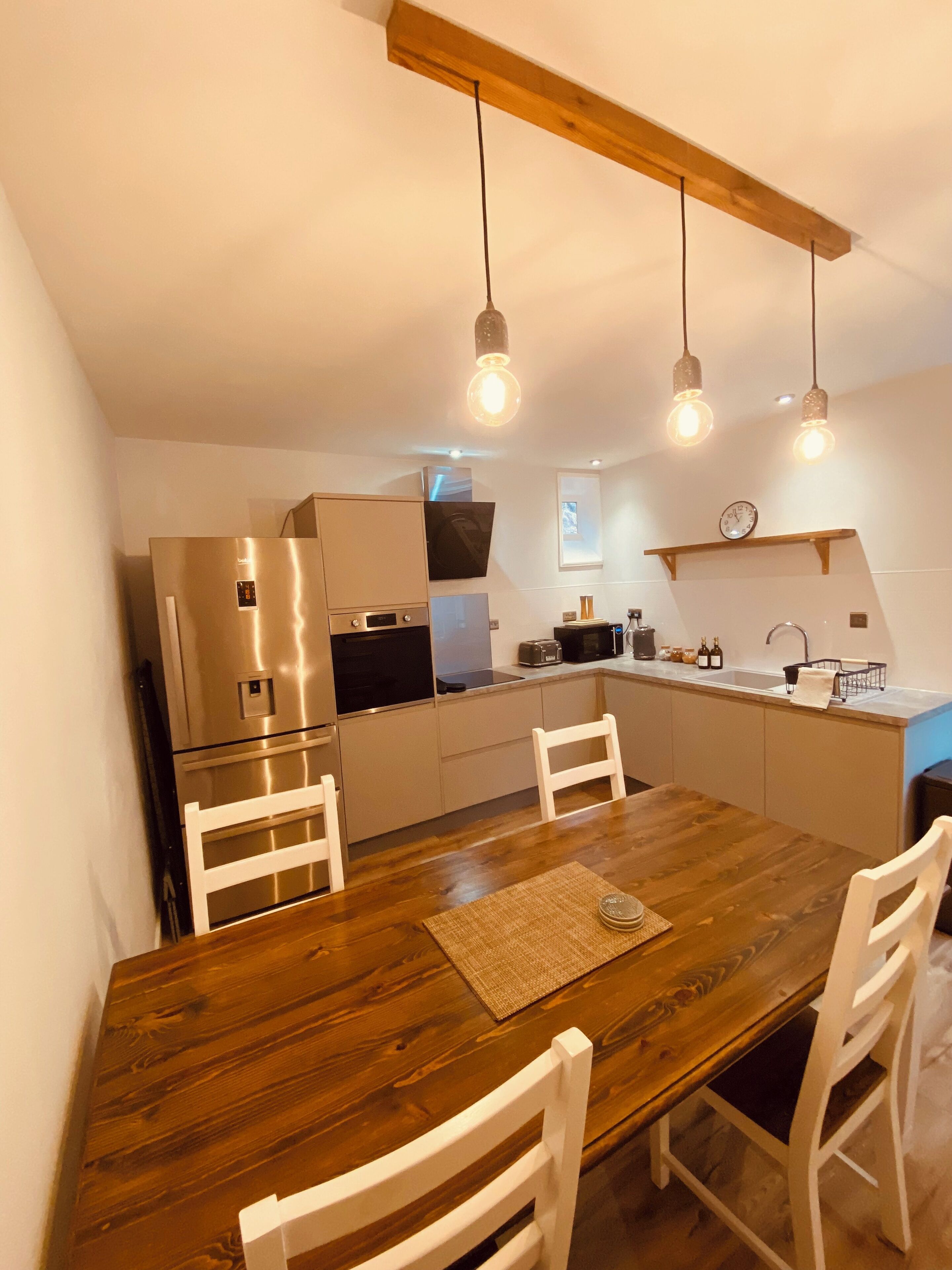 Coachman's Cottage, Luxury 2 bed cottage, Glen views, historic courtyard. | Private kitchen