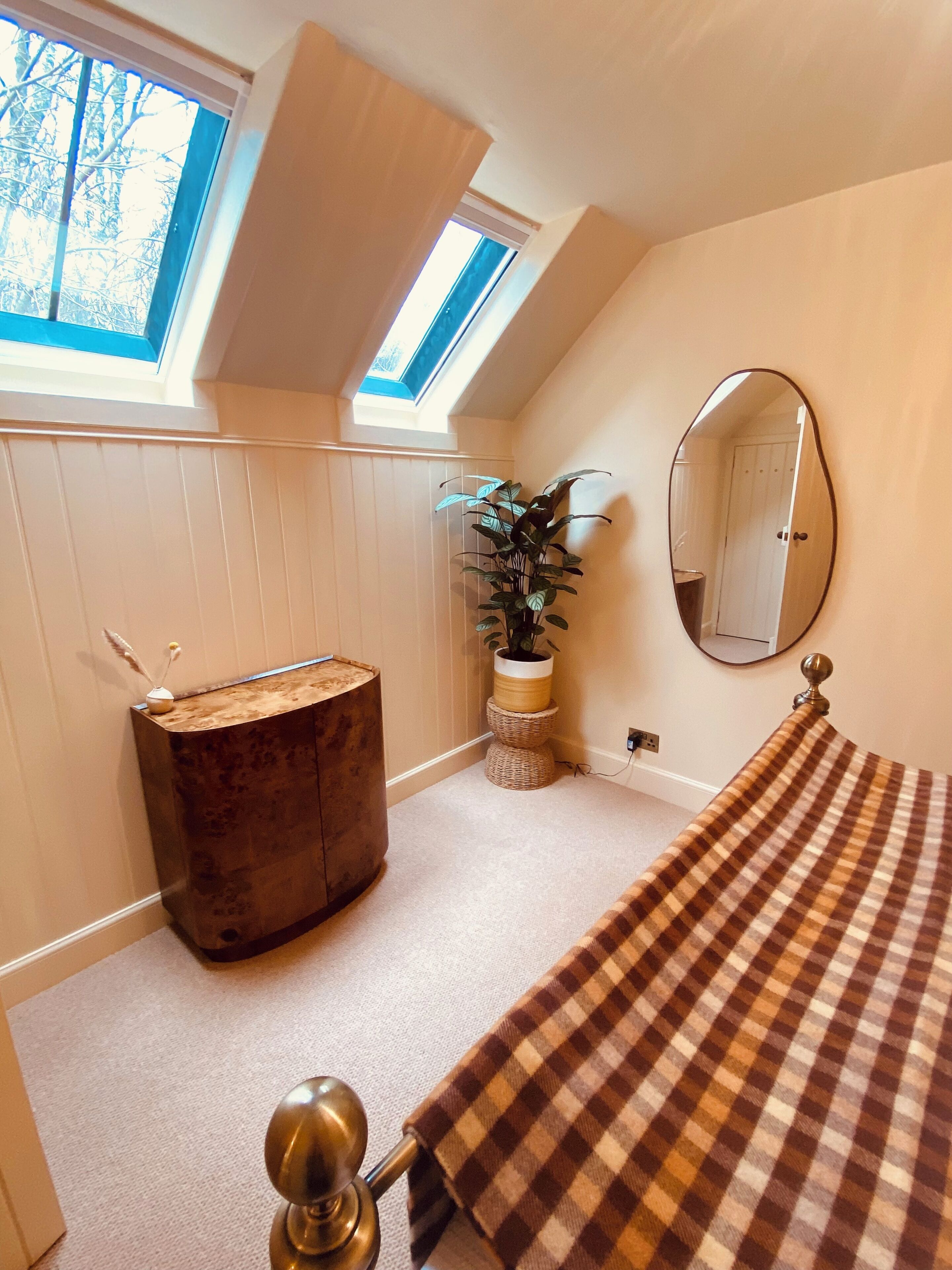 The Hayloft, Luxury loft style cottage, courtyard views | Sábanas de algodón egipcio y ropa de cama de alta calidad