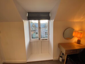 Coachman's Cottage, Luxury 2 bed cottage, Glen views, historic courtyard. | Interior