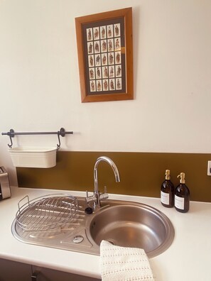 The Bothy, Luxury cottage, Glen views in historic courtyard. | Private kitchen - Brylach Steading (Aberlour)