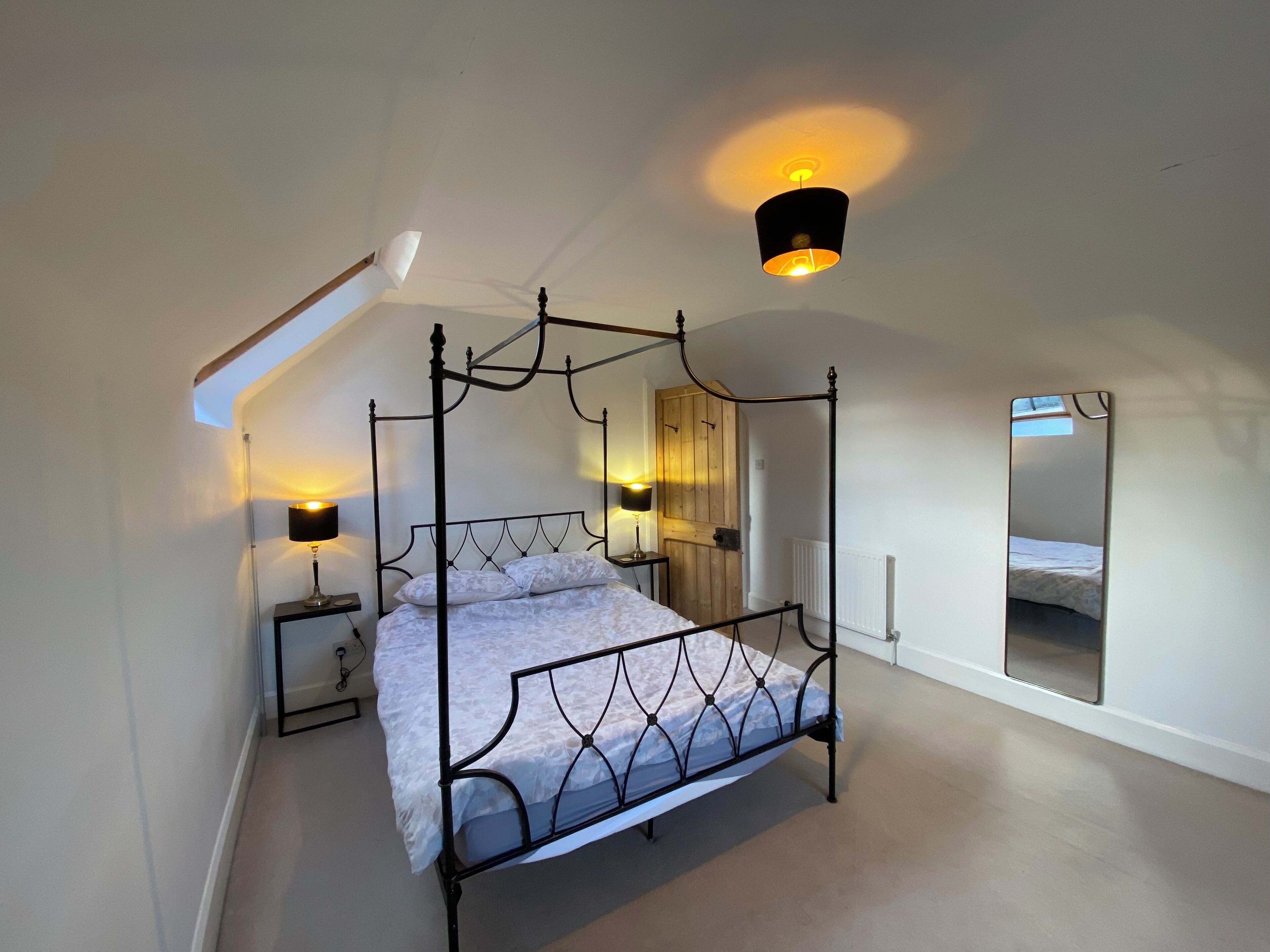 Casa de campo, varanda, vista para a colina | Escrivaninha, espaço de trabalho para notebook