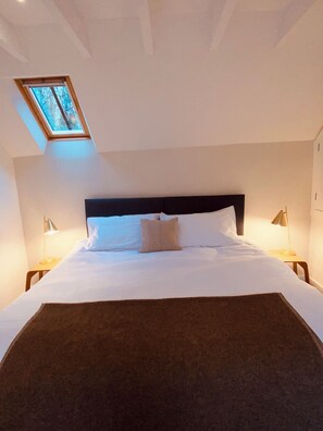 Coachman's Cottage, Luxury 2 bed cottage, Glen views, historic courtyard. | Cadar kapas Mesir, peralatan tempat tidur premium 