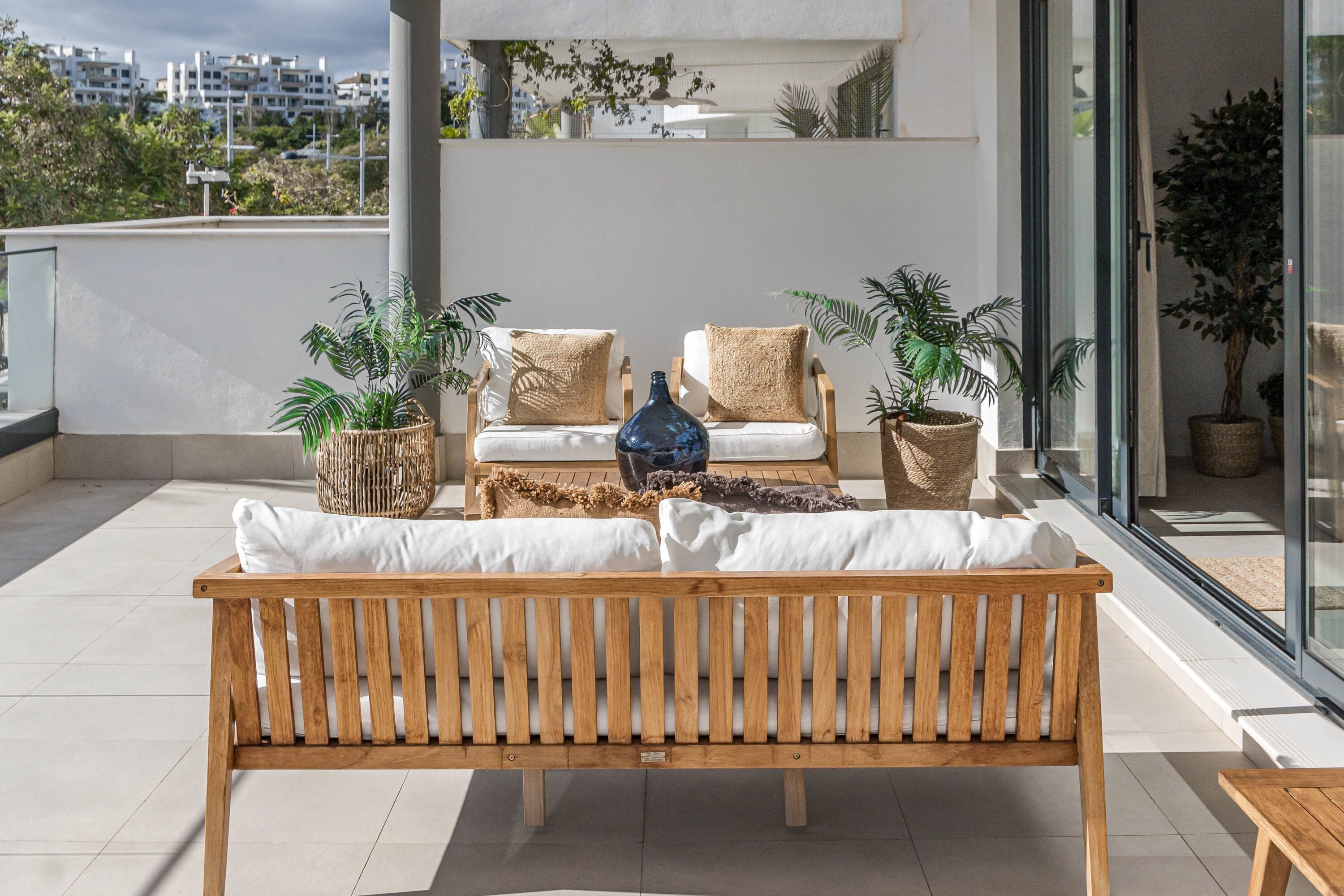 المنشأة من الداخل