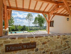 House | Interior detail - Elegant 10-guest Villa With Pool & Castle Views (Saint-Medard-d'Excideuil)