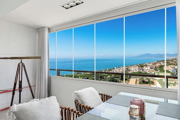 Dining - Sea view studio apartment in Marbella walking distance to the beach (Marbella)