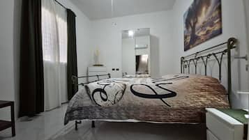 Fer et planche Ă repasser, Wi-Fi, draps fournis