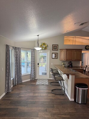 Interior - The Poolside Escape (Winter Haven)