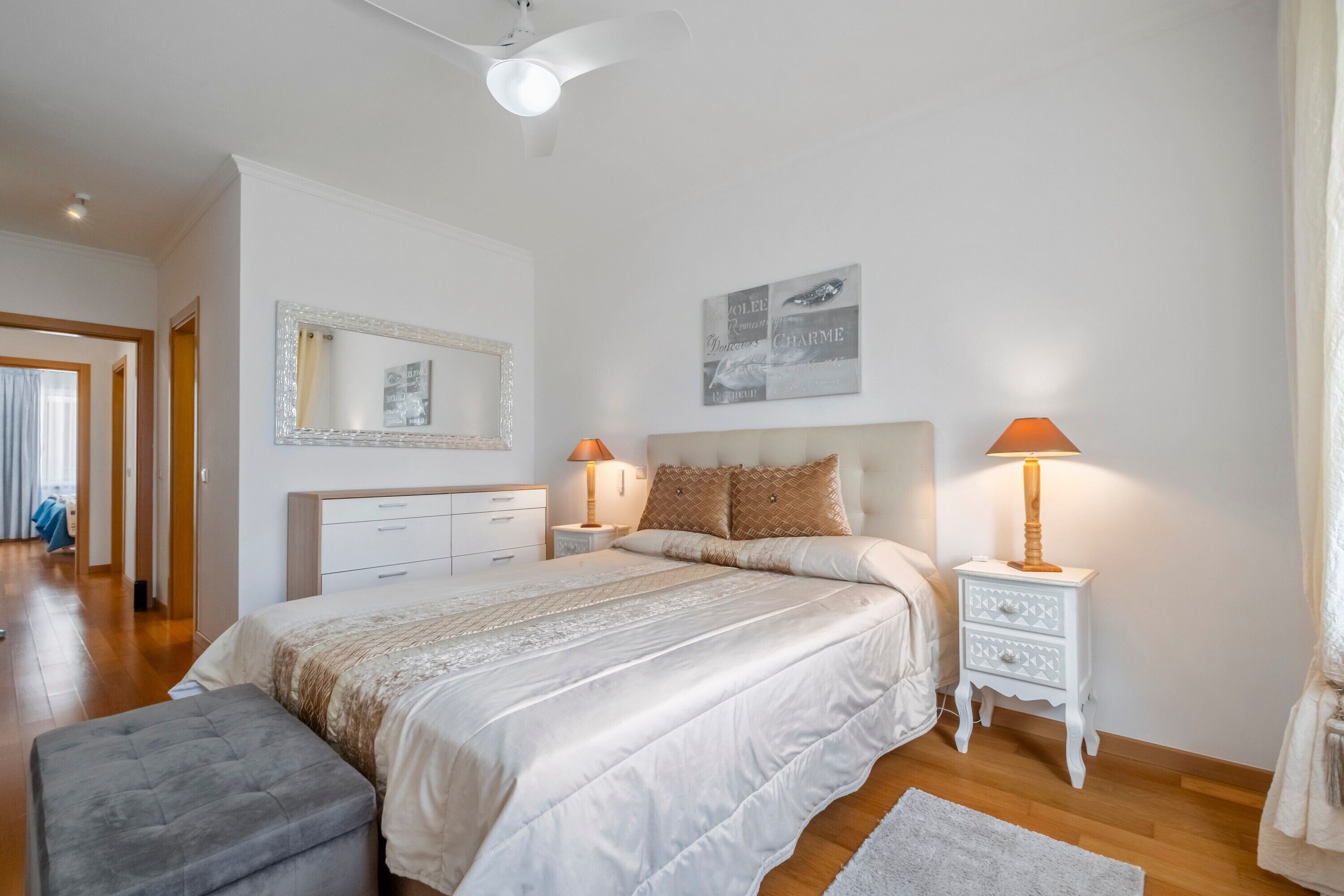 Bügeleisen/Bügelbrett, WLAN, Bettwäsche