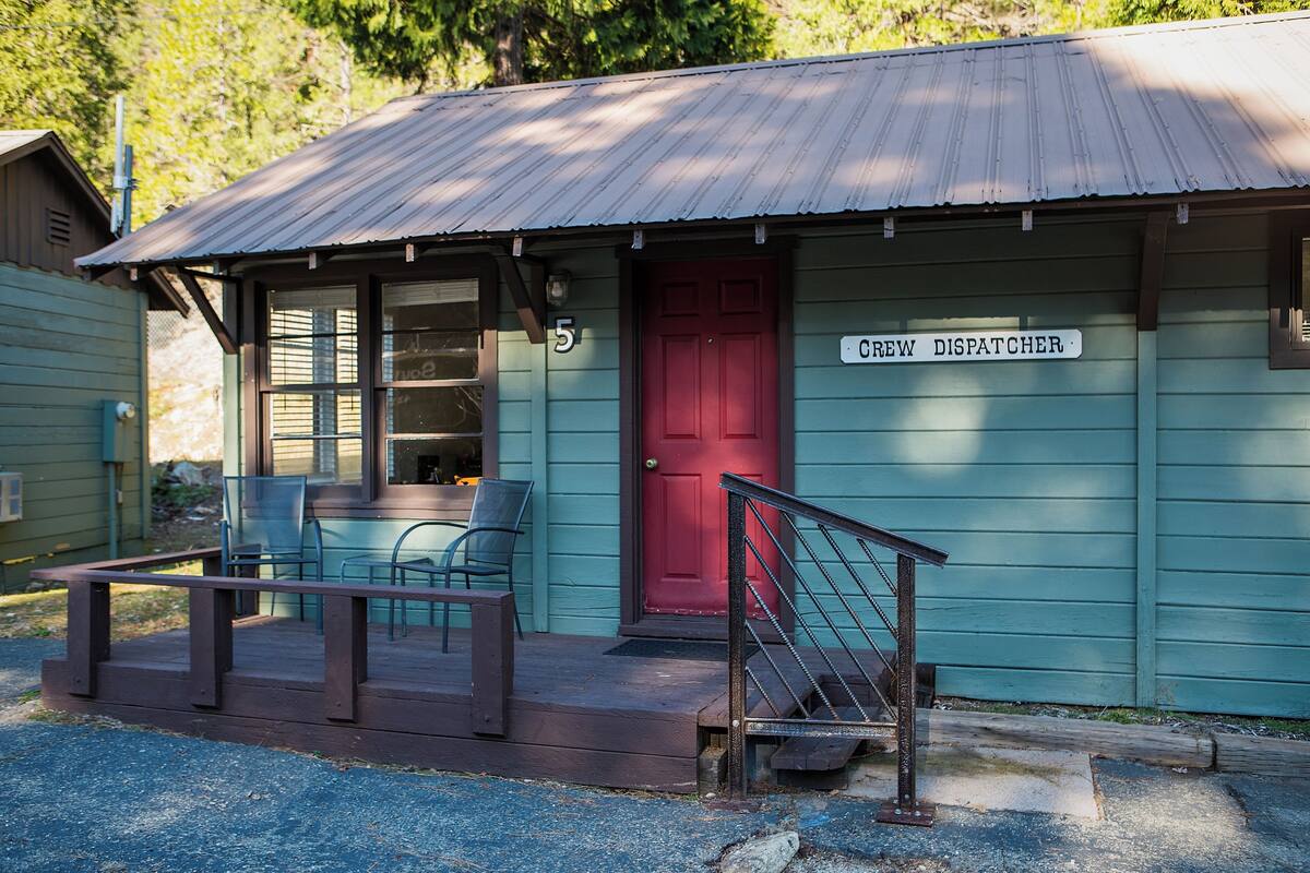 Yhden hengen perushuone, 1 keskisuuri parisänky | Ilmainen Wi-Fi