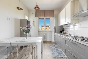 Fridge, microwave, oven, stovetop - Dimora Costa Sud by BarbarHouse (Bari)