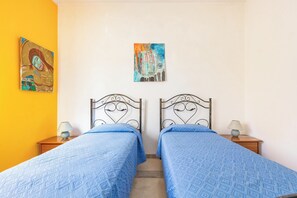 4 Schlafzimmer, Bügeleisen/Bügelbrett, Bettwäsche