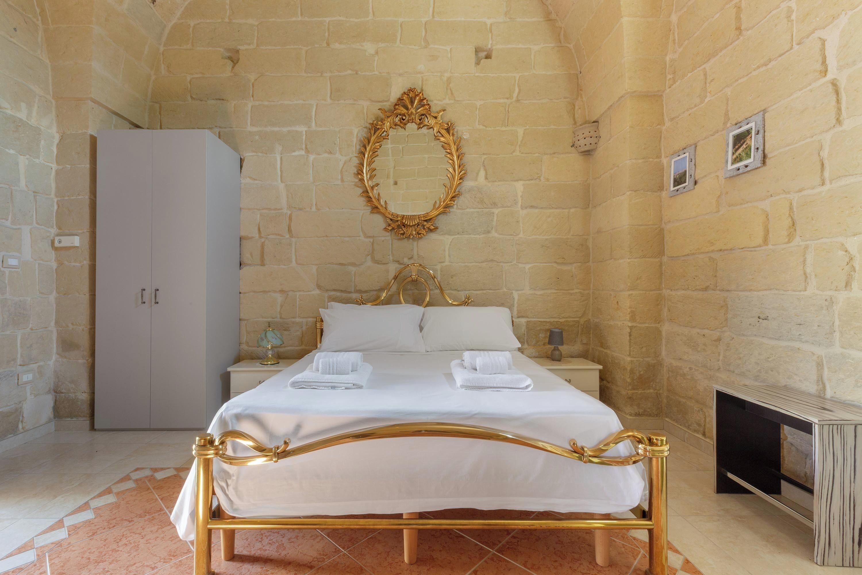 1 soverom, internettilgang og sengetøy