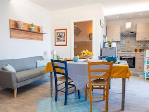 Signature-Apartment, Balkon, Stadtblick | Verdunkelungsvorhänge, schallisolierte Zimmer, Bügeleisen/Bügelbrett