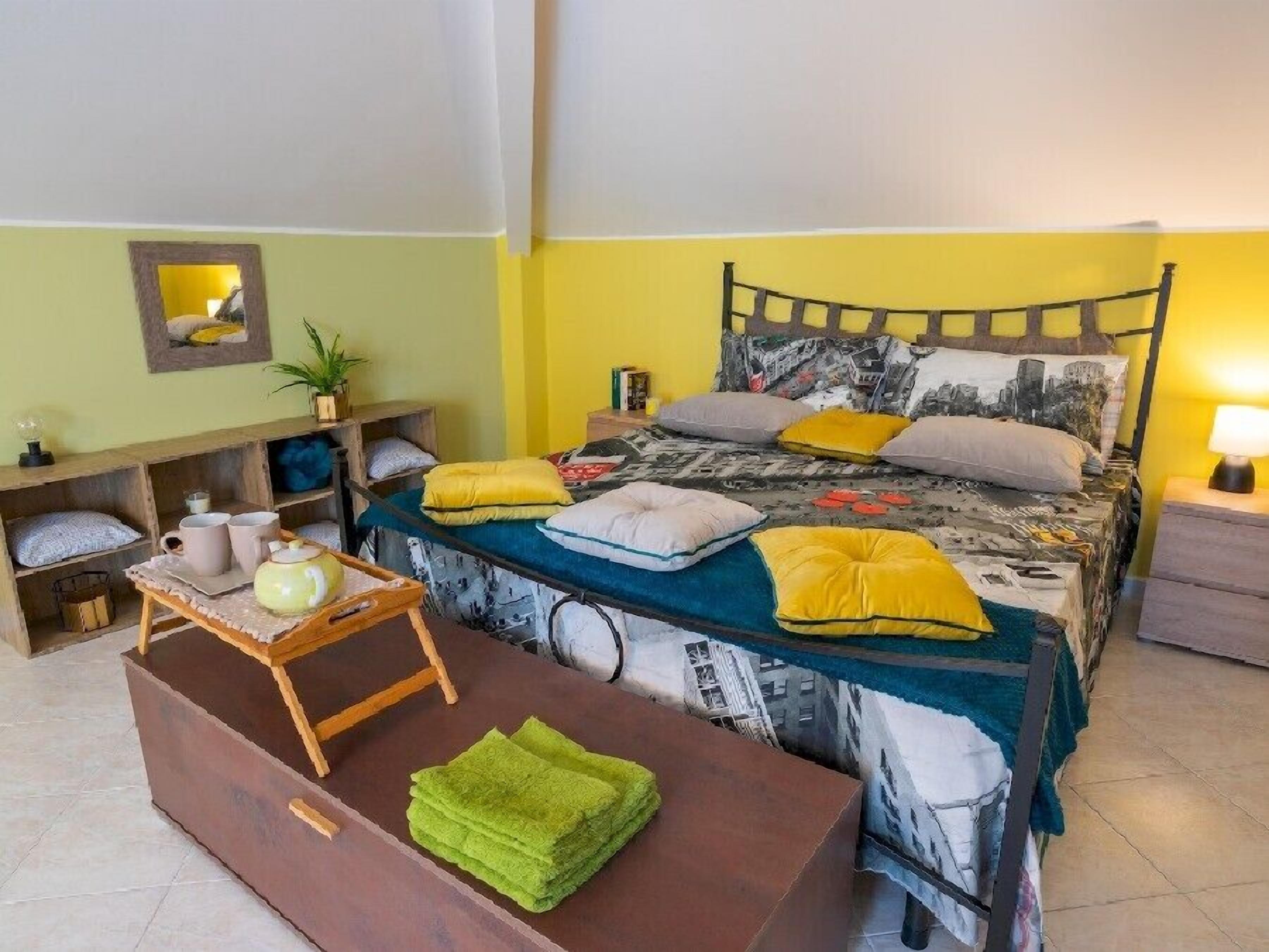 Verdunkelungsvorhänge, schallisolierte Zimmer, Bügeleisen/Bügelbrett