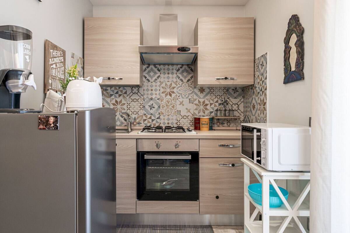 Signature Apartment, Balcony, City View | Private kitchen