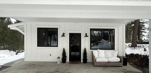 Exterior - Newly built cozy retreat minutes from Whitefish (Whitefish)