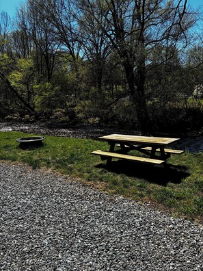 Outdoor dining - 50+ travelers. Peaceful creekfront campsite on Deep Creek in Bryson City. (Bryson City)