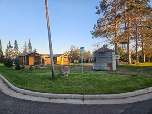 Exterior - Relaxing Fun Bunk house 2 (Weyerhaeuser)