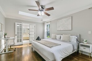 4 Schlafzimmer, Bügeleisen/Bügelbrett, Reisekinderbett, kostenloses WLAN