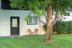 Exterior - Family friendly Bowling Alley booking! (Halfway)