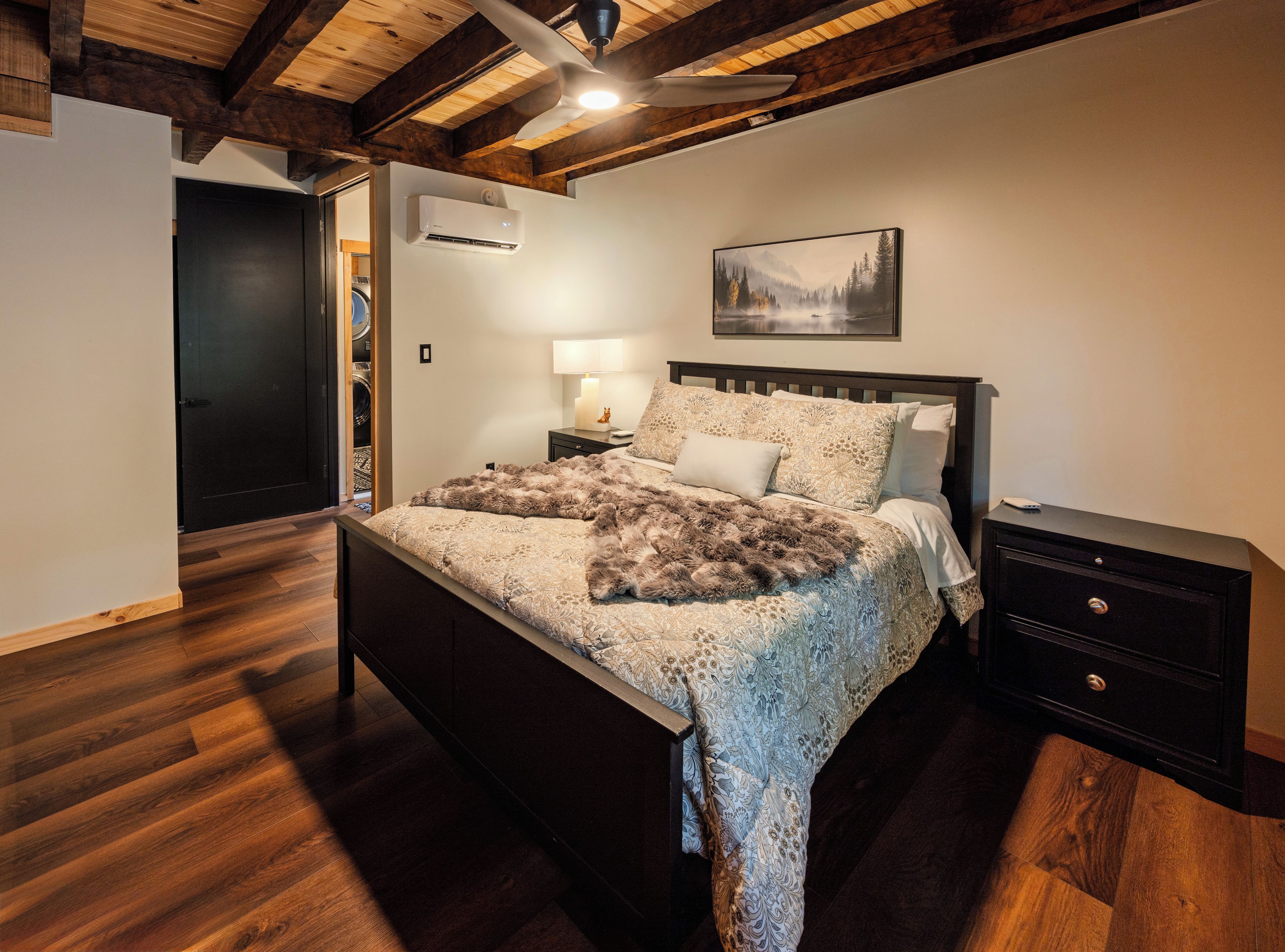 3 bedrooms, iron/ironing board, WiFi (free), bed sheets