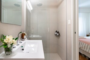 Hair dryer - Huge 3-Bedroom Apartment | Families | Recoleta (Ciudad Autónoma de Buenos Aires)