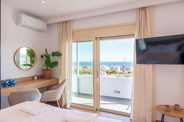 Ropa de cama de alta calidad, colchones con efecto memoria y minibar