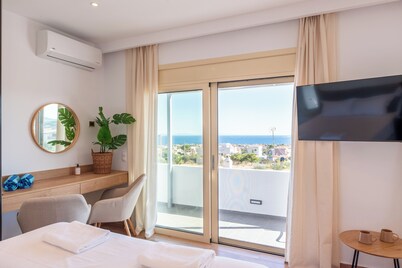 AeroHill Suites Near Athens Airport By SEM