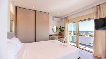 Superior Suite, Balcony, Sea View | Free WiFi