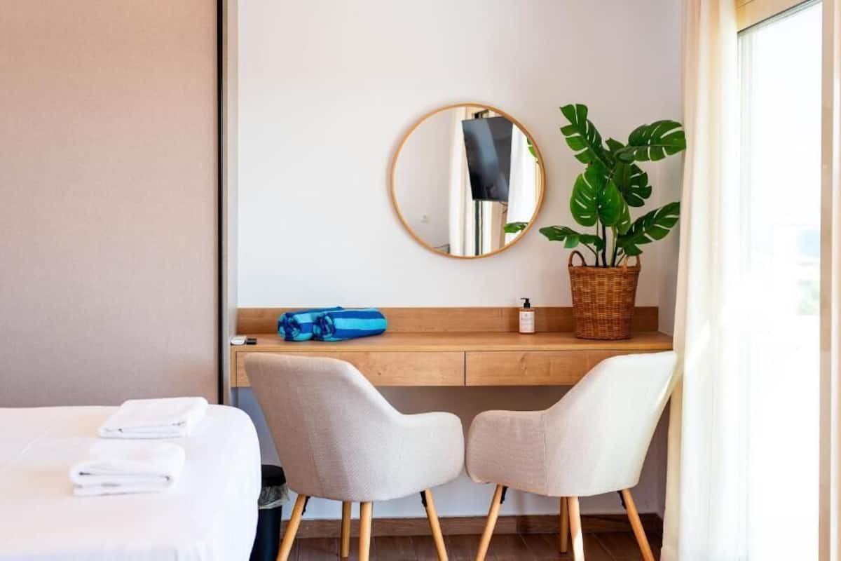 Junior Suite, Pool Access, Pool View | Free WiFi