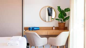 Junior Suite, Pool Access, Pool View | Premium bedding, memory-foam beds, minibar, individually furnished