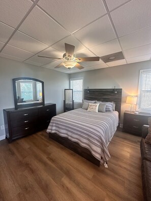 1 makuuhuone, silitysrauta/-lauta, internet, vuodevaatteet