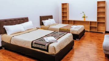 Desk, laptop workspace, free WiFi