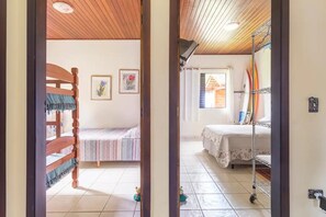 3 bedrooms, iron/ironing board, free WiFi - House with pool in Condominium Ressaca in Ubatuba-SP, pets allowed. (Ubatuba)
