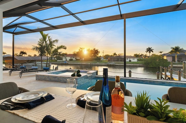 Outdoor dining - Intervillas Florida - Villa Carrera (Cape Coral)