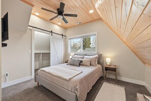 Iron/ironing board, travel crib, free WiFi, bed sheets