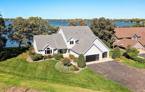 Beautiful Waterfront Estate with sandy shores, next to Willy Mccoys on the water