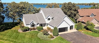 Beautiful Waterfront Estate with sandy shores, next to Willy Mccoys on the water