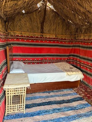 WiFi, bed sheets